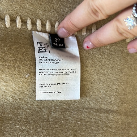 ❌SOLD❌ TOTEME
Draped fringed wool-blend jacket 32 - Picture 9 of 14